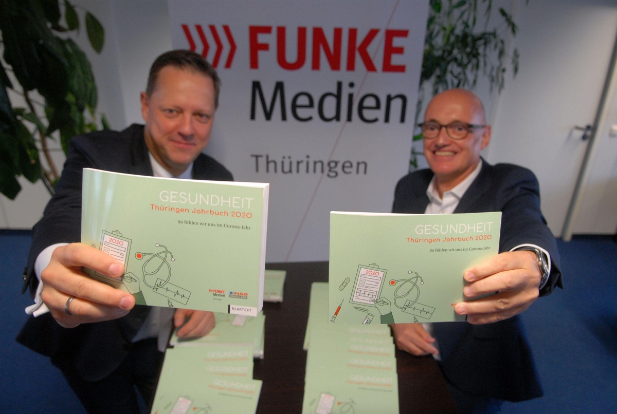 Michael Tallai, Geschäftsführer von FUNKE Medien Thüringen (links) und Hermann Binkert, Geschäftsführer von INSA-CONSULERE (rechts)